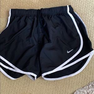 BARELY WORN NIKE SHORTS!